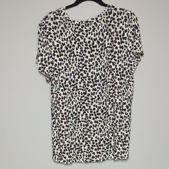 Maurices White Leopard Print shirt - Picture 4 of 5